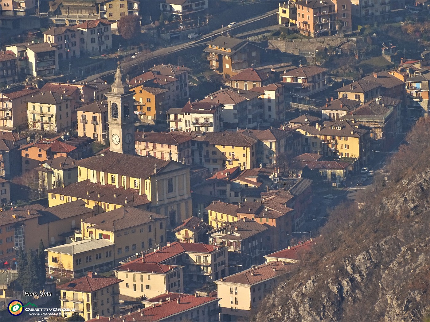 62 Maxi zoom sulla zona chiesa di San Pellegrino Terme.JPG